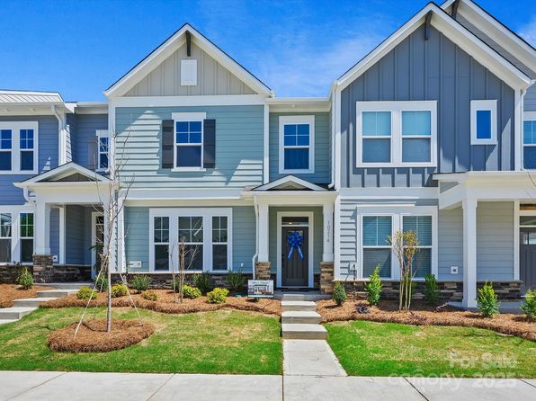 10214 Mamillion Dr, Huntersville, NC 28078