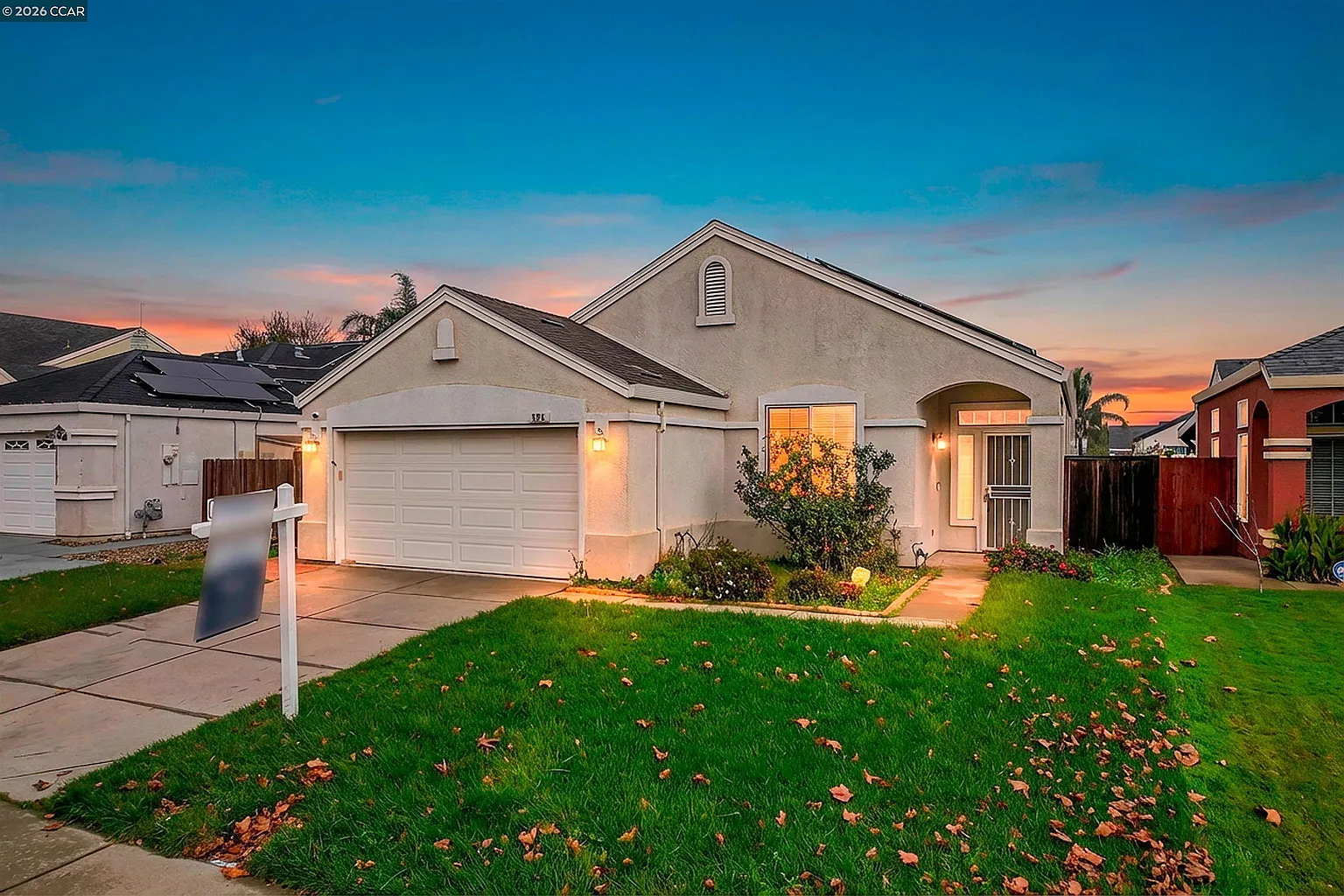 686 Anderson Way photo 1