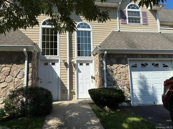 154 Christine Drive, Dix Hills, NY 11746