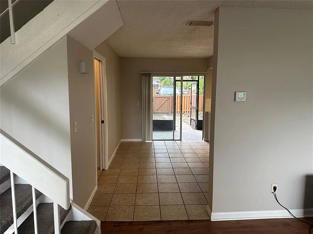 4 bed, 1.5 bath, 1510 sqft, $2,300 — Photo 4