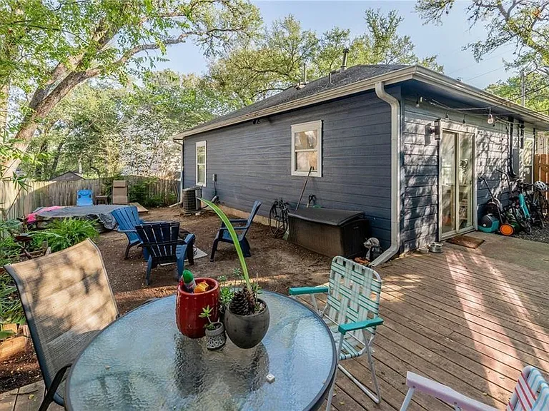 1198 E M Franklin Ave — Photo 28