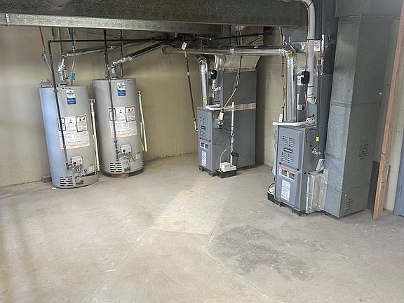 4th image of 4407 Rosemont Ave Floor 2