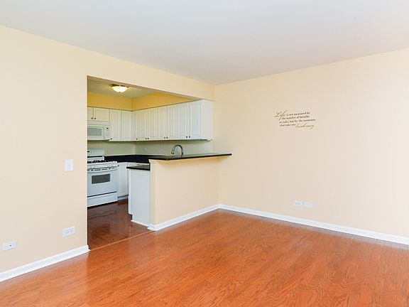 5th image of 1466 Queensgreen Cir #1601