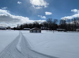 2686 E Maple Rd, Milford, MI 48381