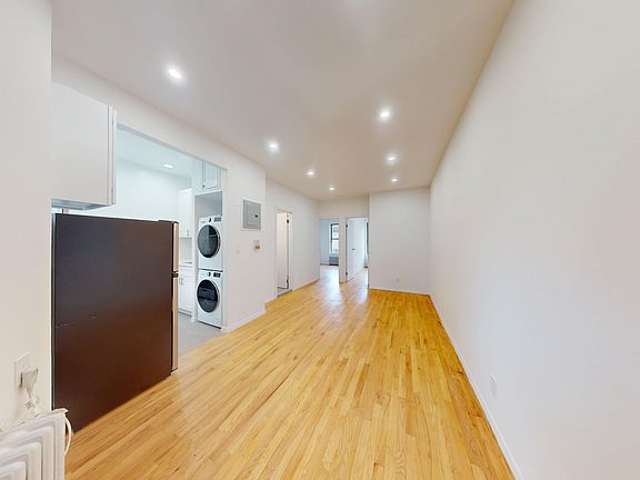 5th image of 417 E 65th St APT 28