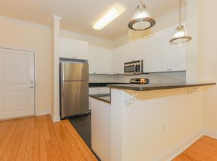 5 Main St #F-307, Edgewater, NJ 07020