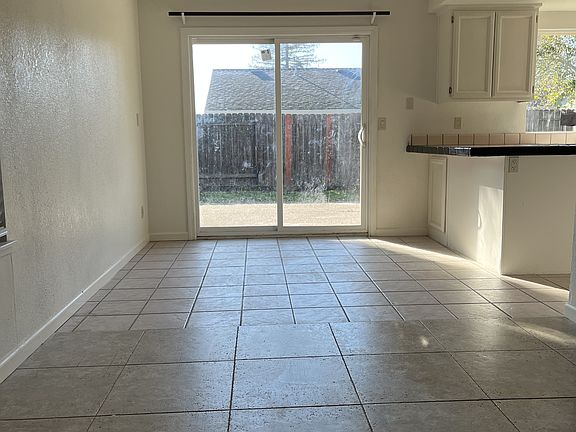 5th image of 1706 Brookglen Dr