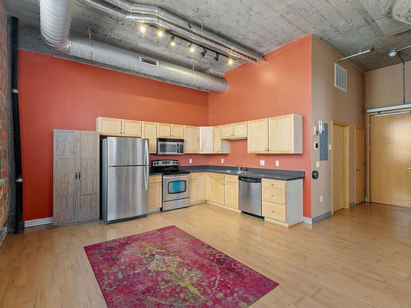 3rd image of 521 7th St S #506