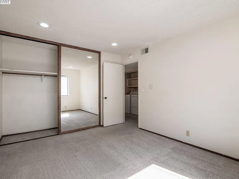 Walnut Ter — Photo 6