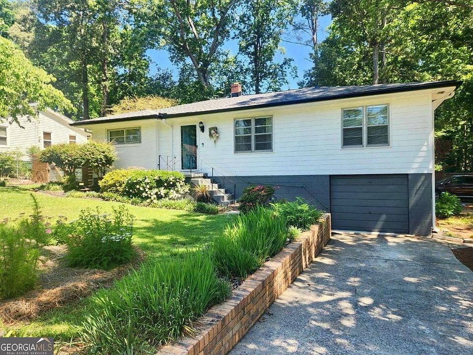 1st image of 1043 Oakdale Dr SE