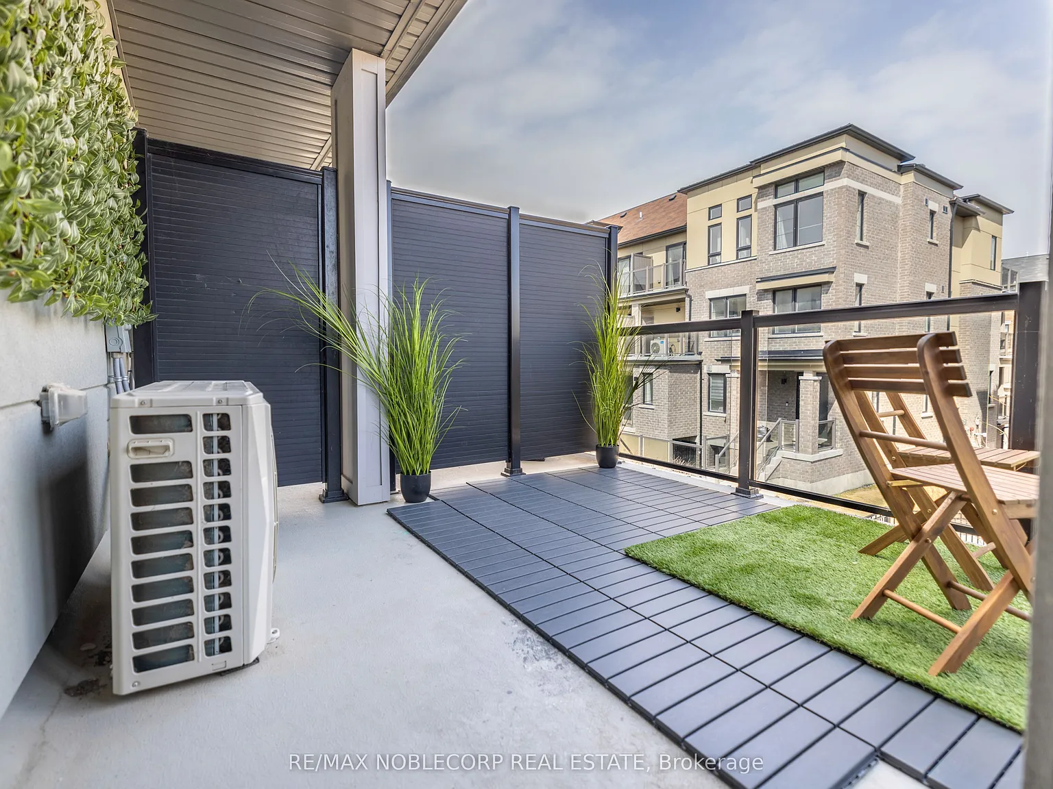 2 bed, $2,400 — Photo 2