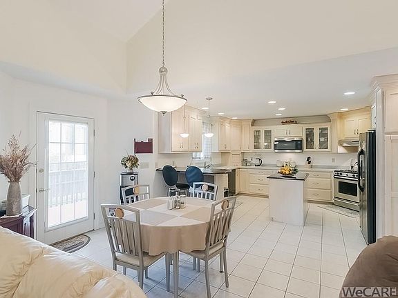 5th image of 1072 Cameron Ln