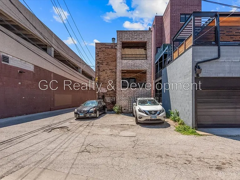 832 W Barry Ave #B — Photo 27