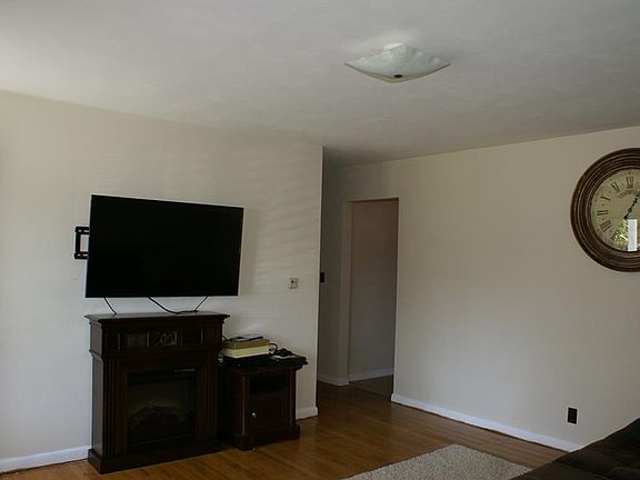 3rd image of 102 E 5th St