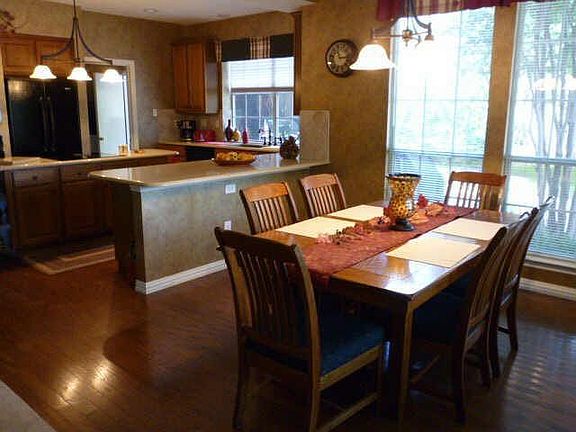 3rd image of 222 Walnut Grove Ln