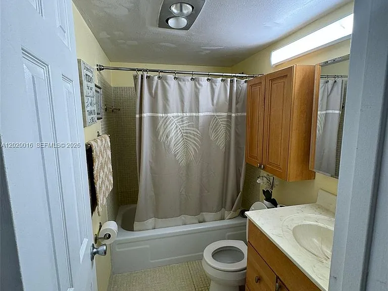 221 Kent M #221 — Photo 15