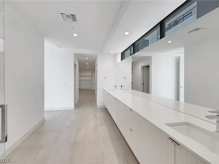 66 Lakefront Dr — Photo 44