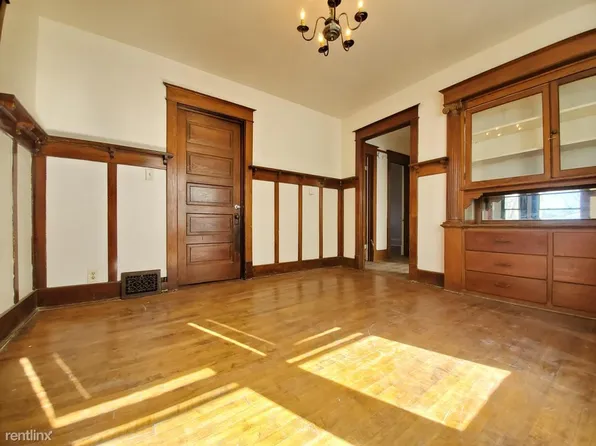 3236 N Newhall St, Milwaukee, WI 53211