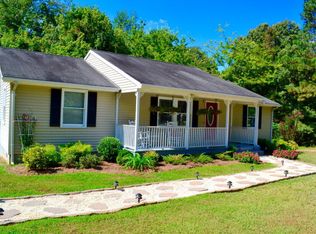 330 Cemetery Ln, Urbanna, VA 23175