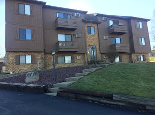 6369 Saint Andrews Dr APT 10, Canfield, OH 44406
