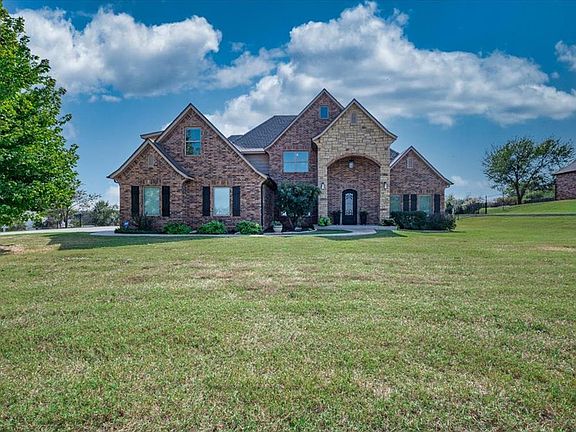3rd image of 1582 High Ridge Dr