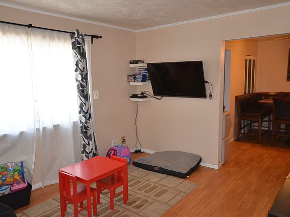 5th image of 1115 S Julian St