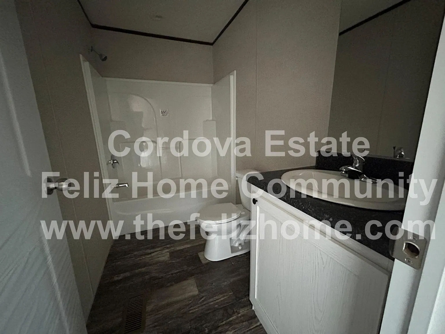 3 bed, 1100 sqft, $1,000 — Photo 2