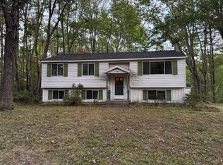 8 Patricia Ave, Raymond, ME 04071