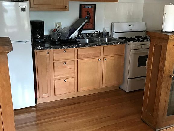 3rd image of 3140 Emerson Ave S APT 201