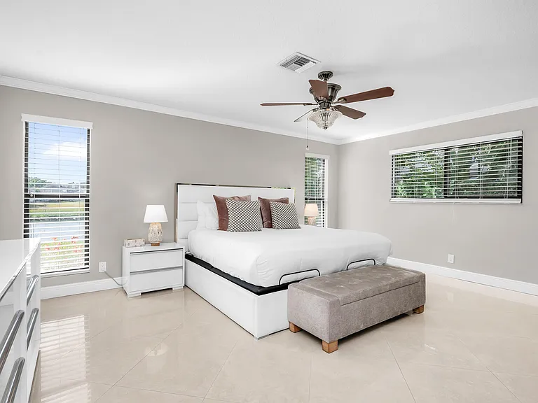 3250 Lakeview Blvd — Photo 13