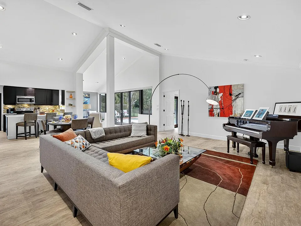 2754 Deer Creek Kelly Brooke Ln