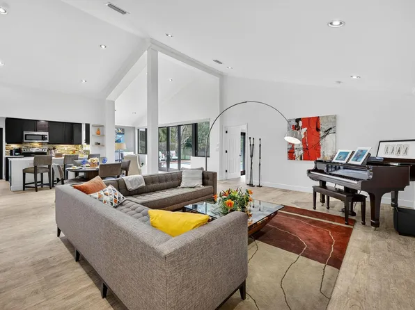 2754 Deer Creek Kelly Brooke Ln, Deerfield Beach, FL 33442