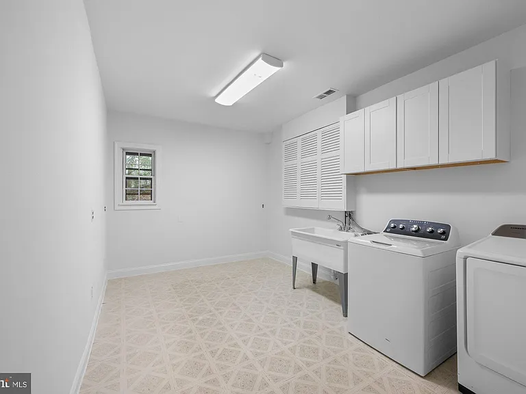 2816 Ellicott St NW — Photo 32