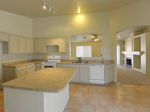 4th image of 8679 N Silver Sand Pl