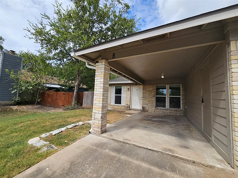 6800 Lunar Dr #B — Photo 3