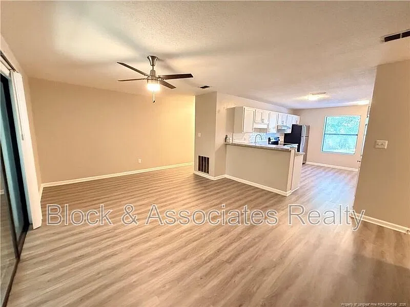 2 bed, 2.0 bath, 1050 sqft, $1,095 — Photo 3