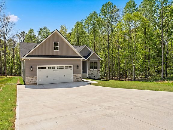 2nd image of 339 Lone Oak Rd