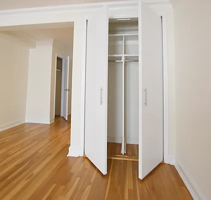 Rented by REAL New York | media 21