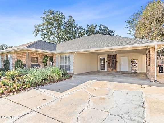 2nd image of 422 Broadmoor Blvd