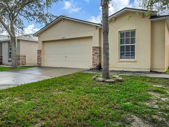 3rd image of 8012 Carriage Pointe Dr