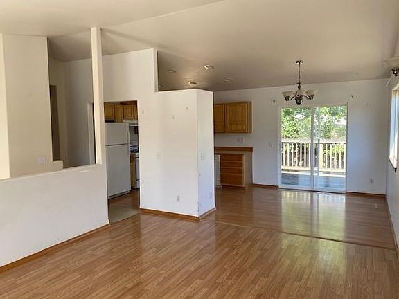 3rd image of 8415 9th Pl NE
