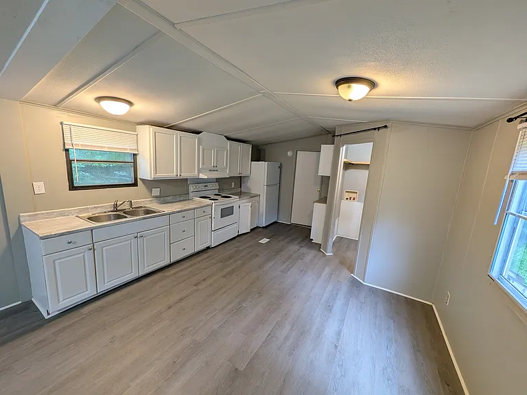 135 Ransdell Ln — Photo 2