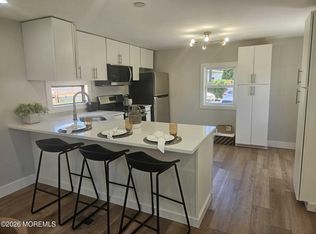 9 Essex Ln, Howell, NJ 07731