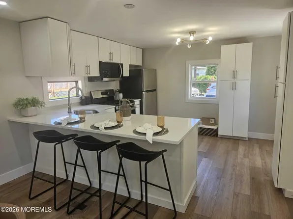 9 Essex Lane, Howell, NJ 07731