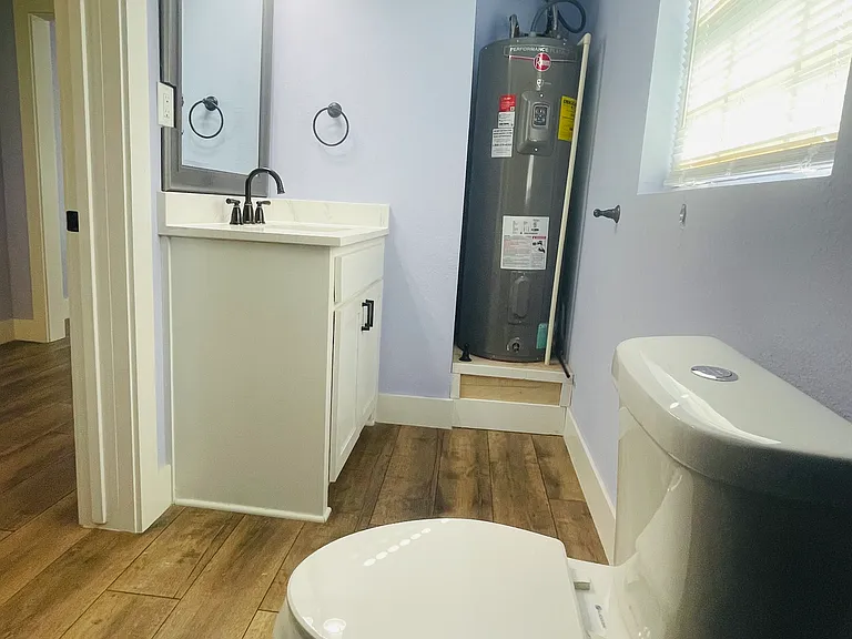 109 Lois St — Photo 11