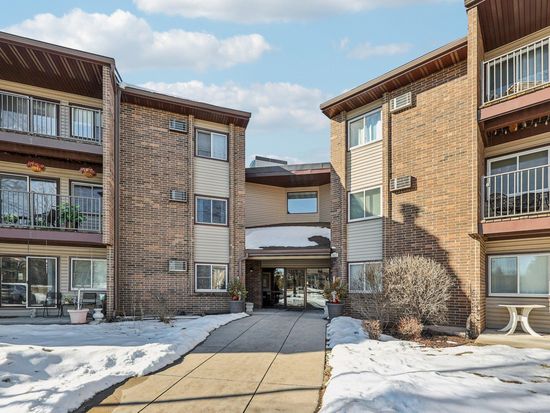 3425 Golfview Dr APT 216, Eagan, MN 55123