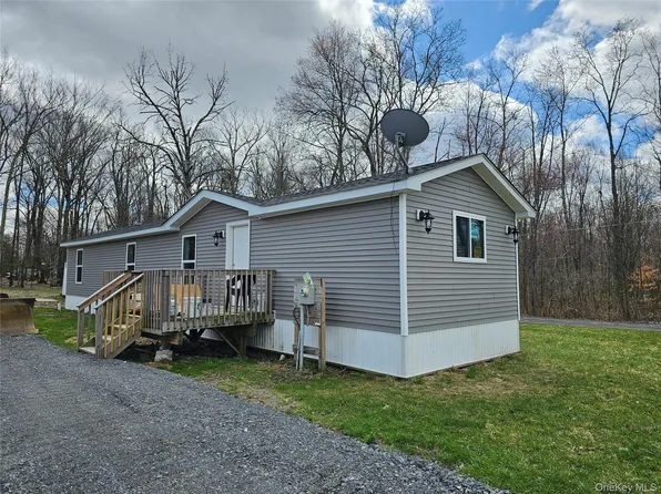 334 Fair Oaks Rd, Middletown, NY 10940