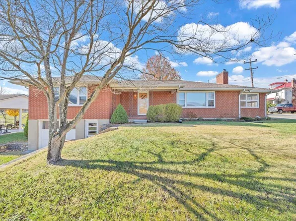 2508 S Carpenter Dr, Covington, VA 24426