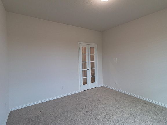 4th image of 1033 Park Oak Ln