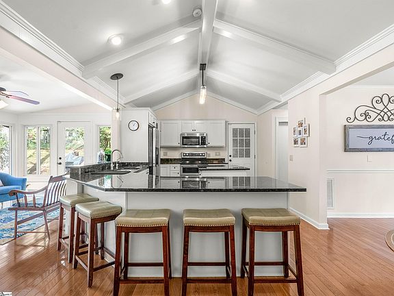 4th image of 208 Overcreek Rd